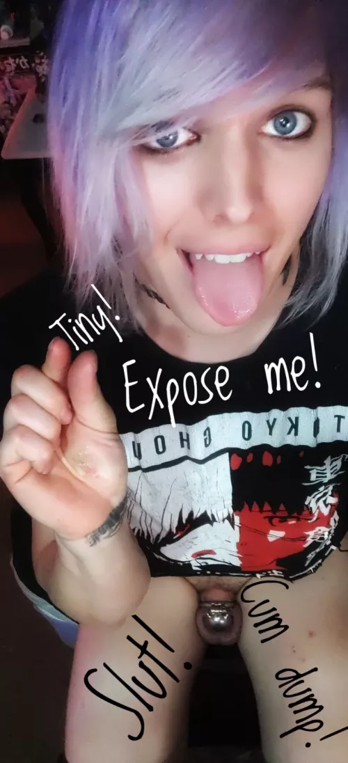 She very small by Sissy-Mindy10