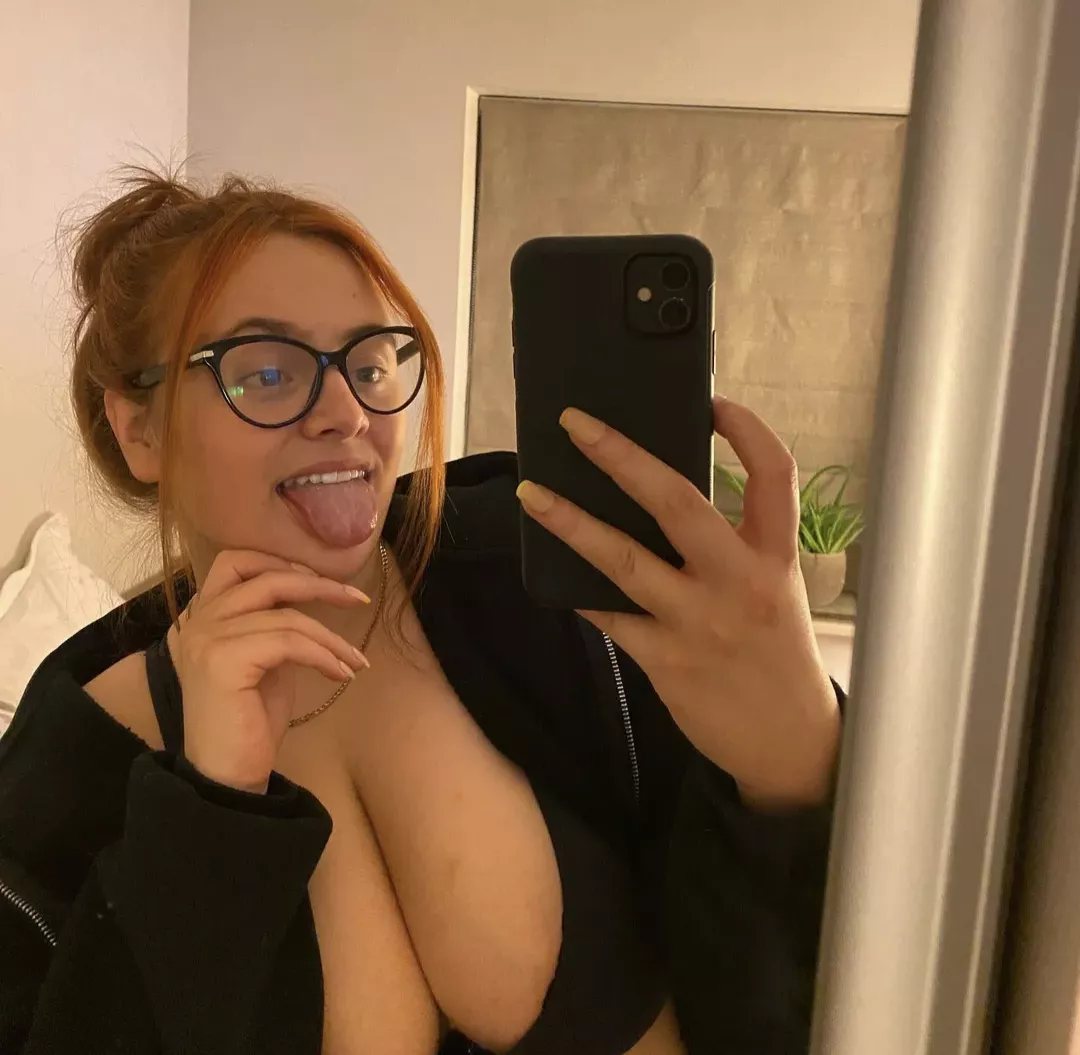 she wants you to look posted by Excellent_Yogurt_925