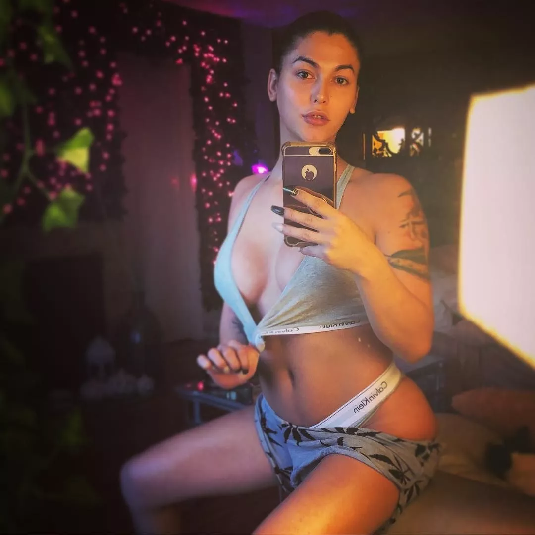 Shemale hot pic posted by Advanced-Delay-9326