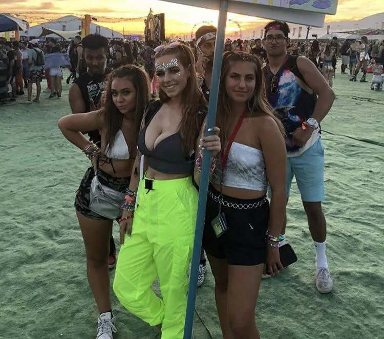 She’s bigger than both her friends combined posted by TheGunnerForever