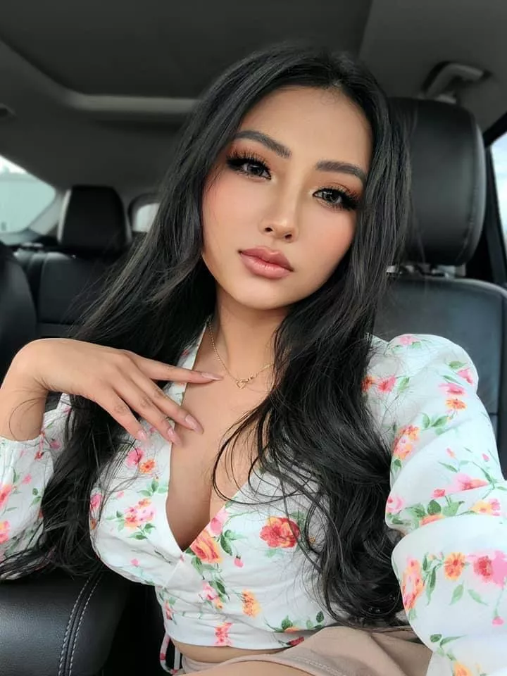 she’s definitely a hottie posted by kennistyles