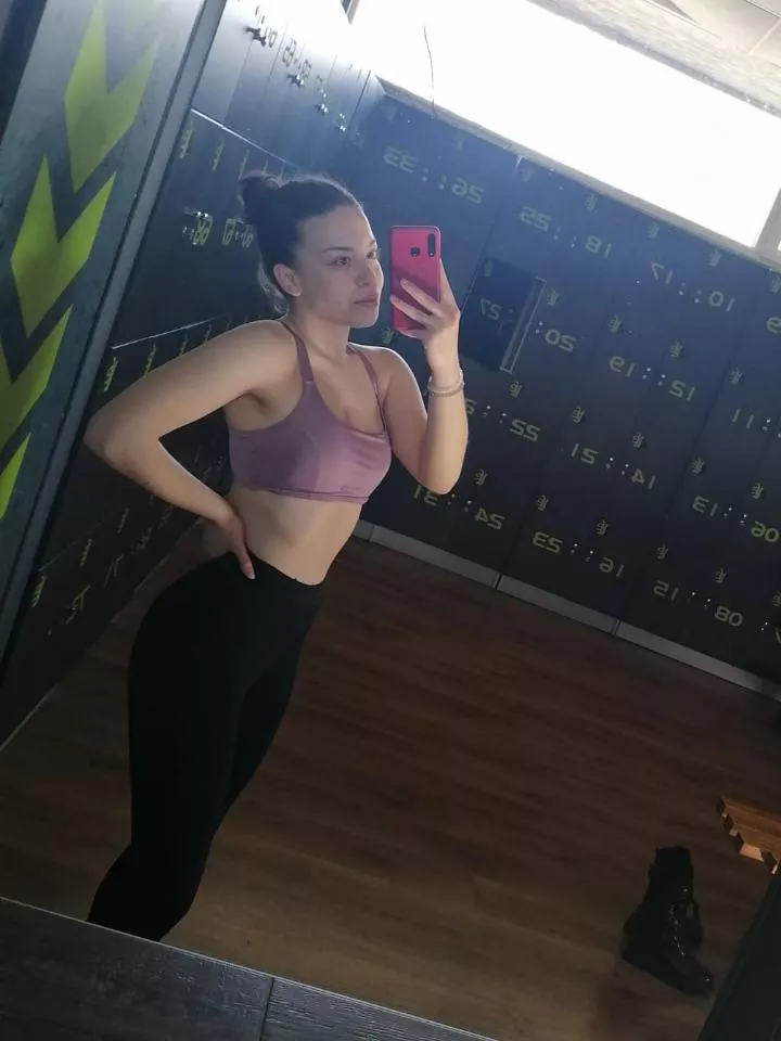 She's just begging to be tributed.. posted by throw_away993000