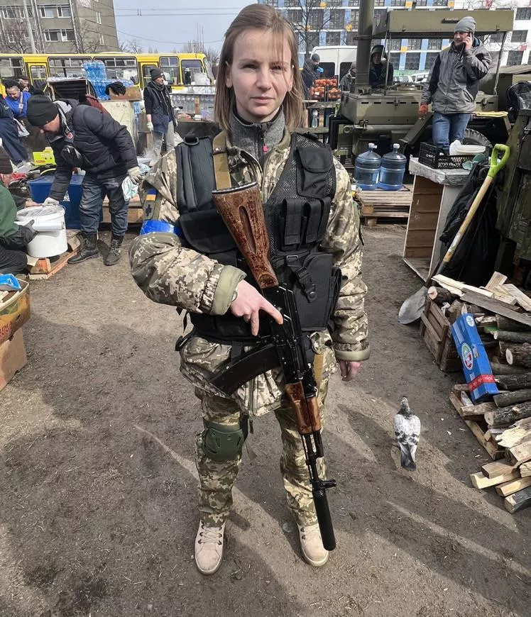 She’s Ready… Good Luck, pretty girl. posted by genehil