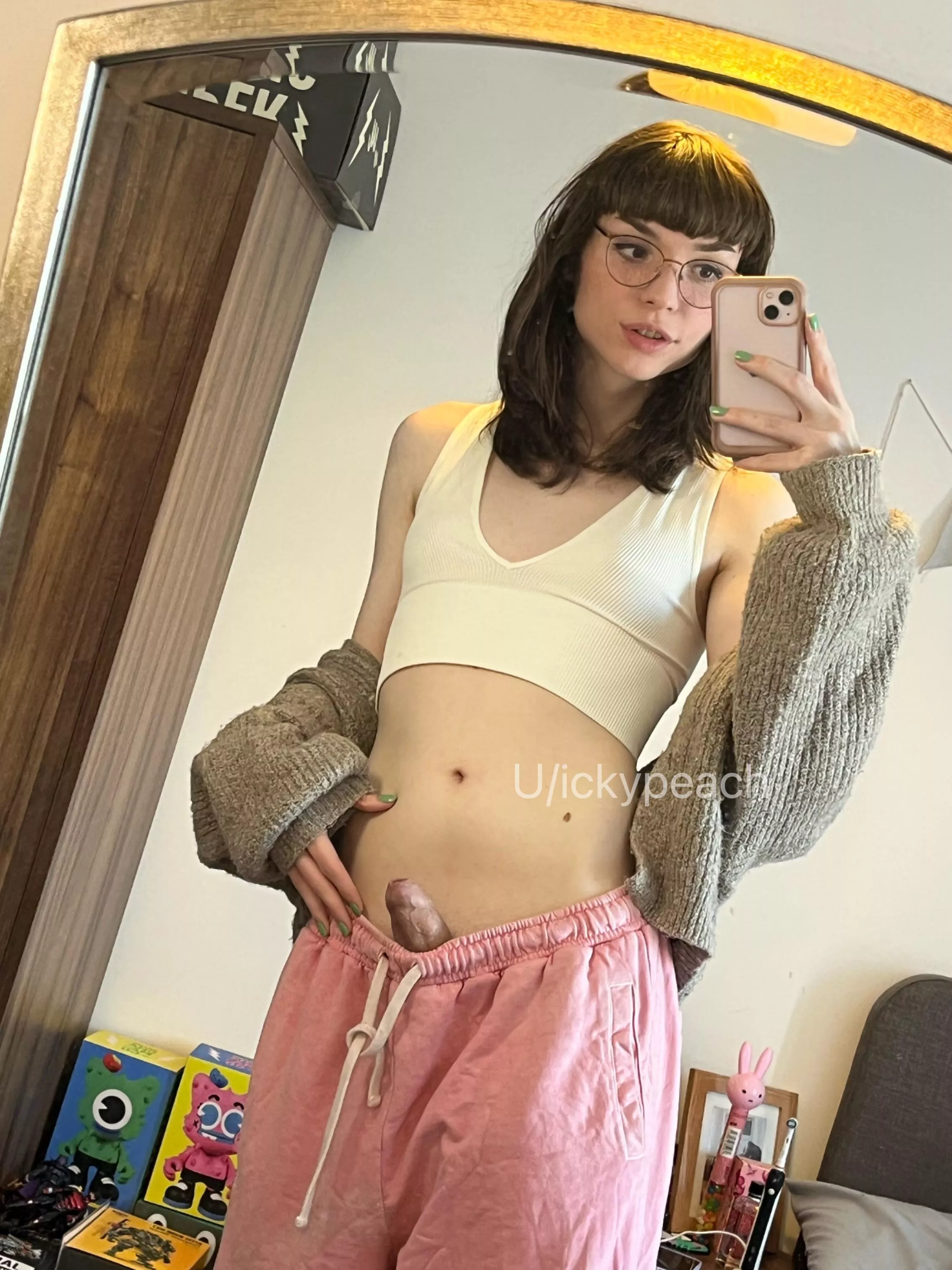 She’s shy 😖💖 posted by icky_peach