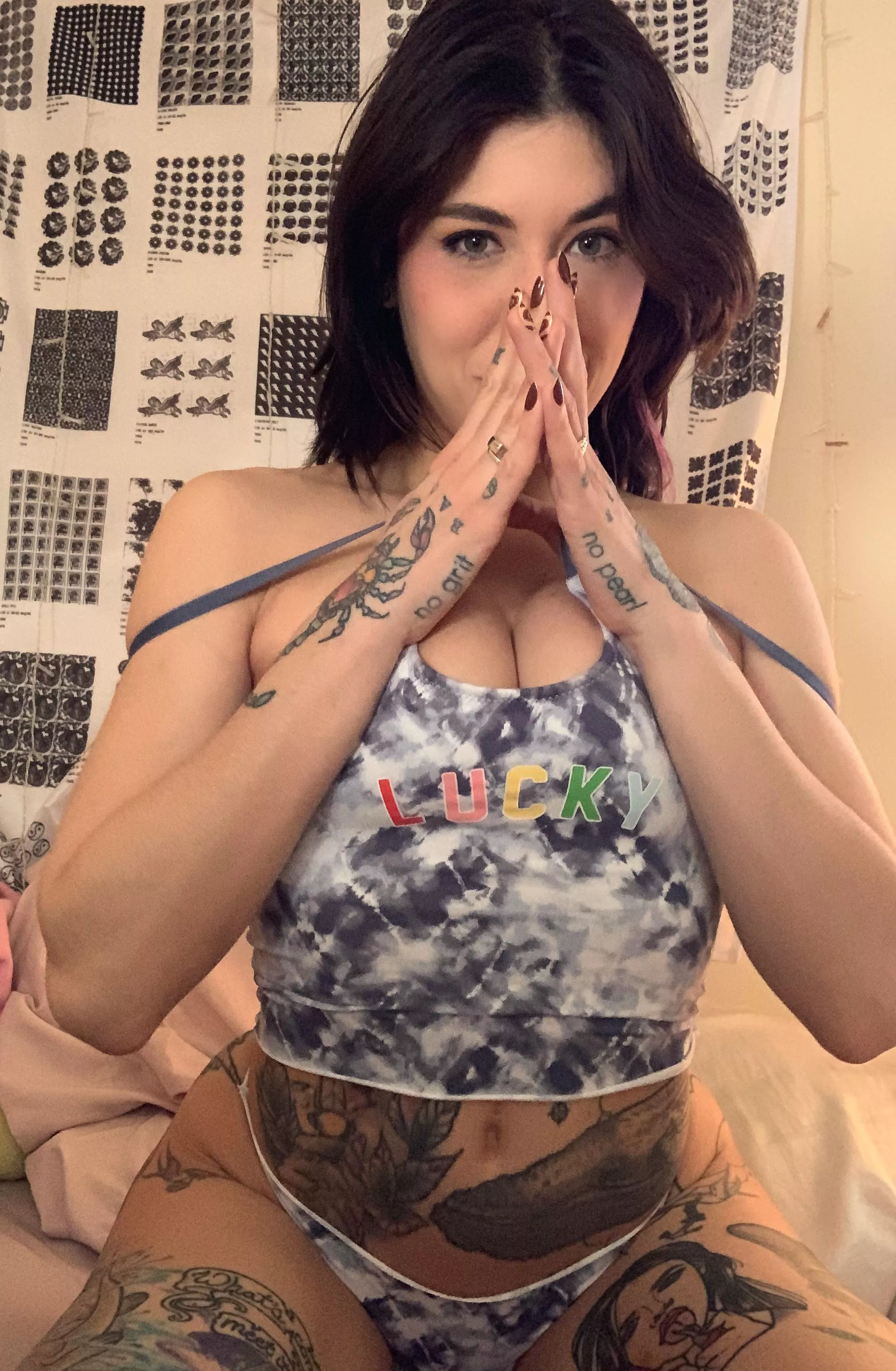 She’s so lucky posted by prncessmrtypnts89