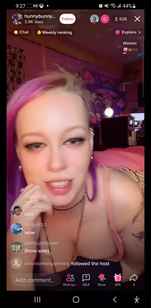 she's still live by devioso25