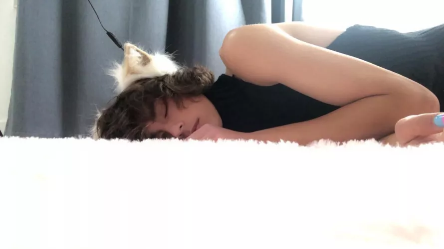 shhhh i'm sleeping~ by themilkman2005