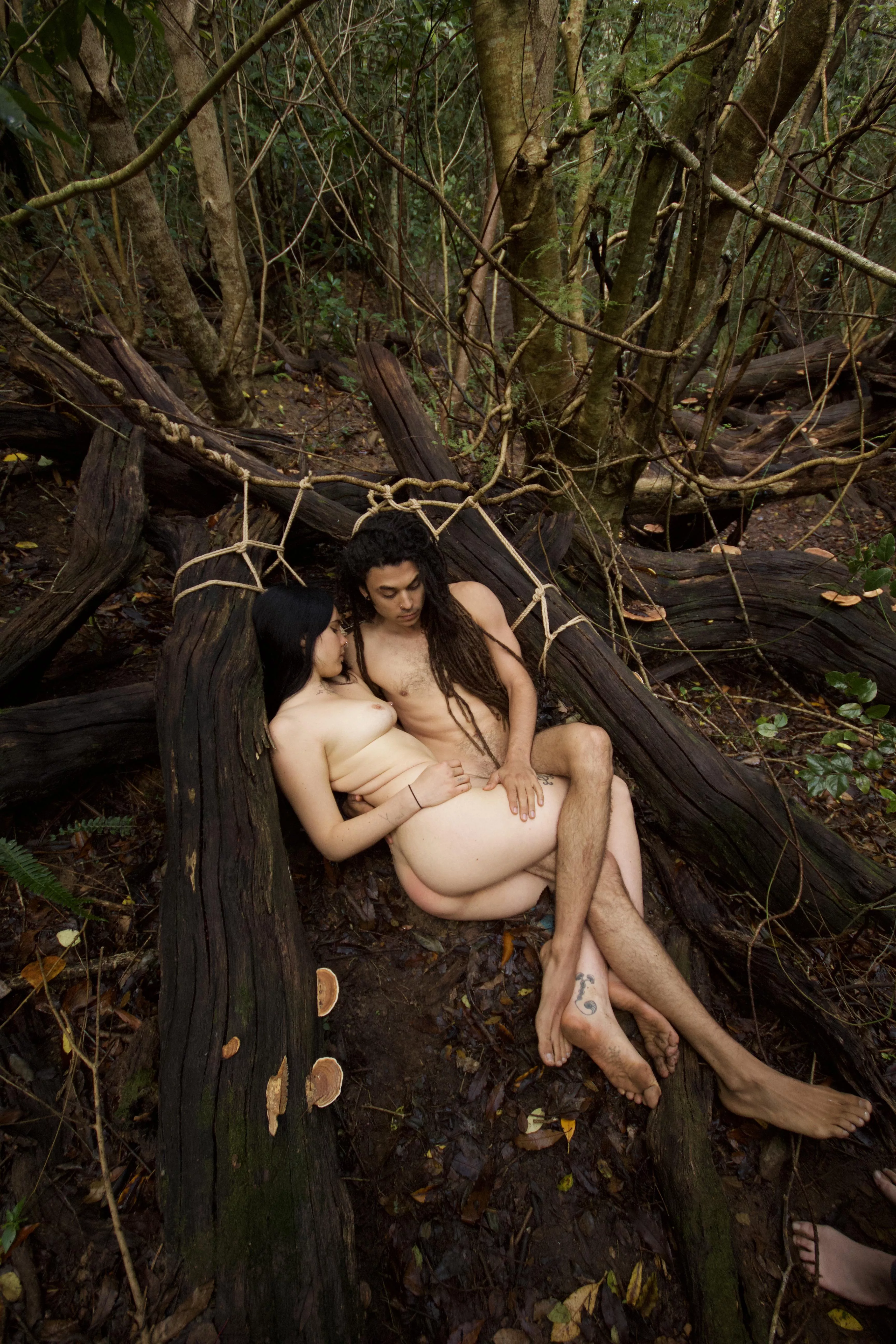 Shibari magic in the forest 🌹 posted by mirrorrmedusa