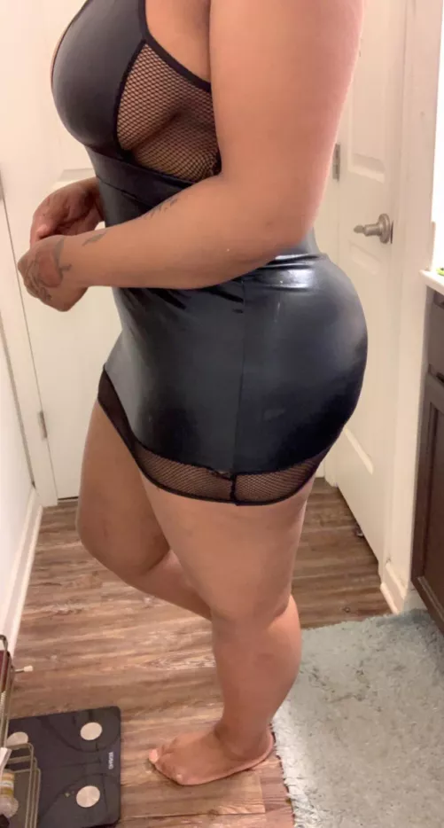 Shiny booty ahead , arrrrgh by LatinaNinaa