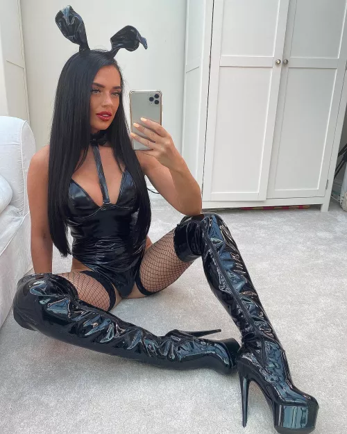 Shiny Bunny by gooningaccount