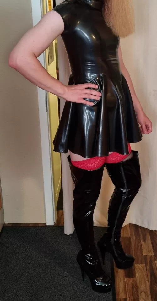 Shiny enough for you? by LunaLovesKittens