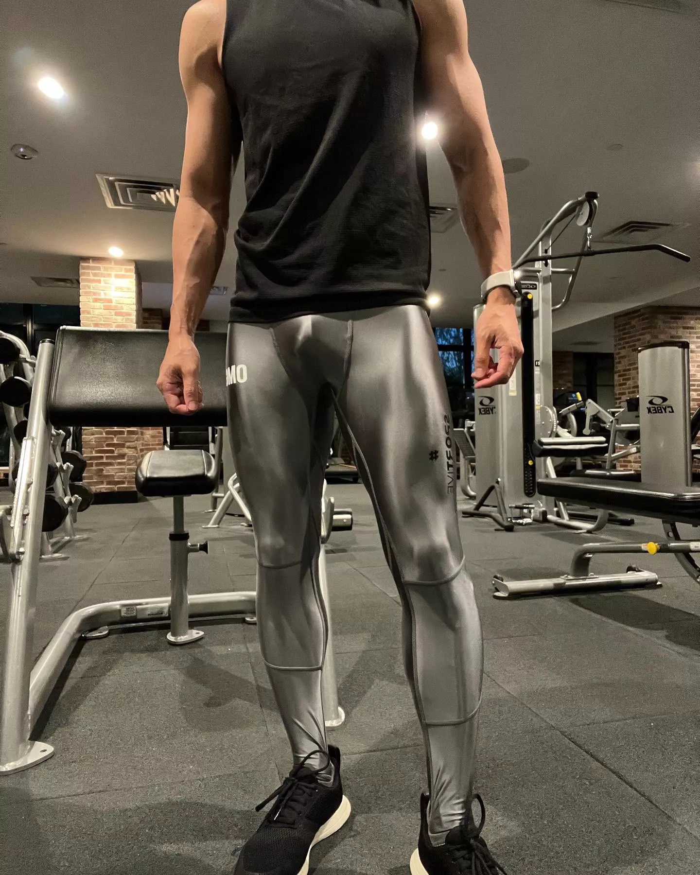 Shiny gym bulge posted by itsbanders