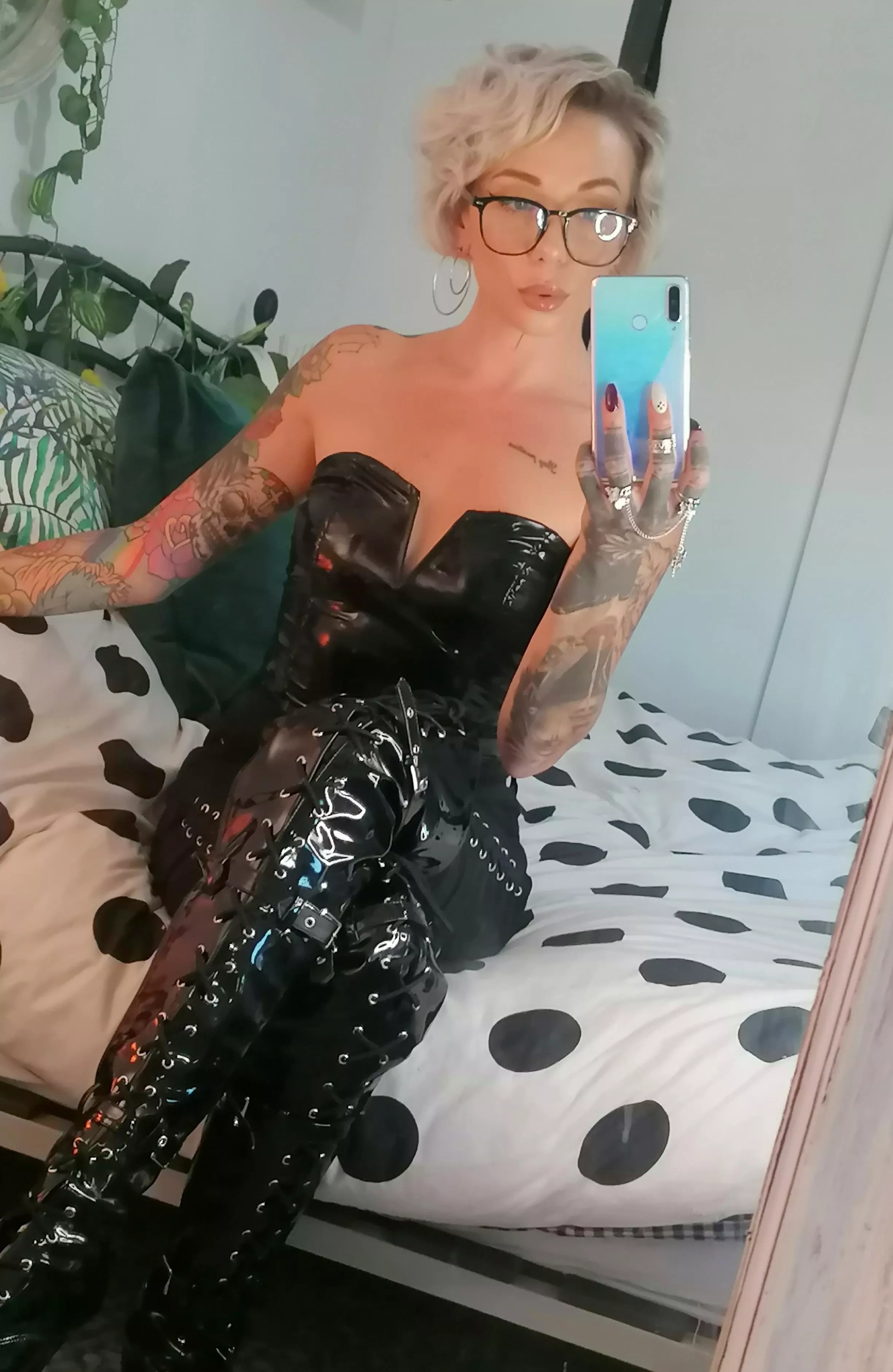 Shiny, Kinkerbell fetish? 😜 posted by Kinkerbell2307