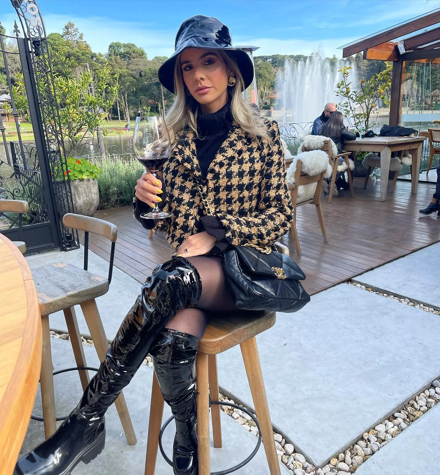 Shiny Look posted by gooningaccount