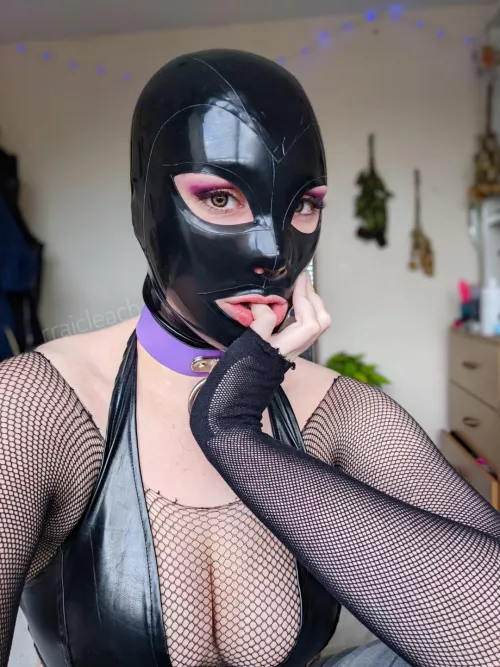 shiny selfie 😇 by rraicleach