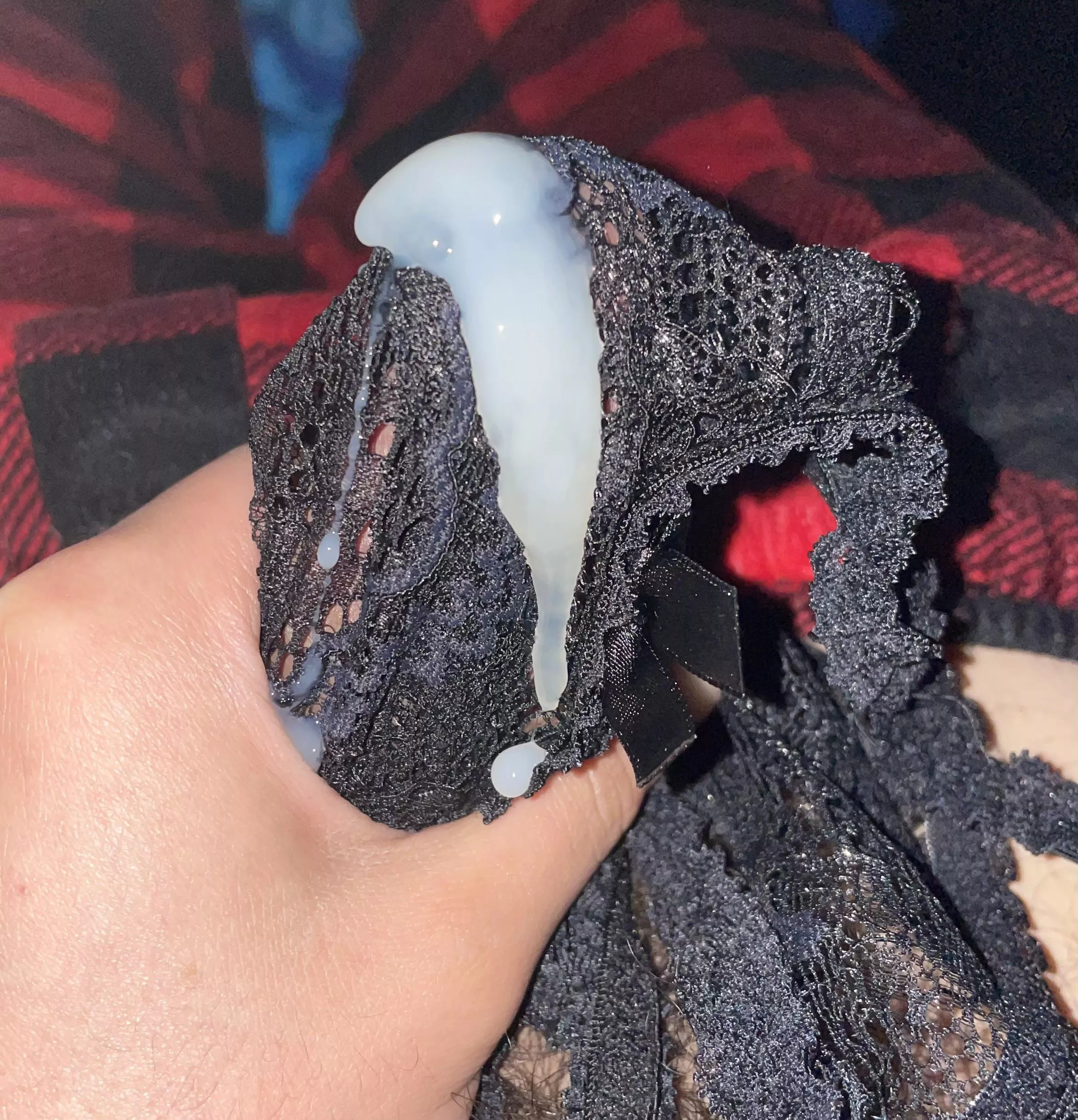 Shooting a load through gfs lace panties posted by Ruhroh734