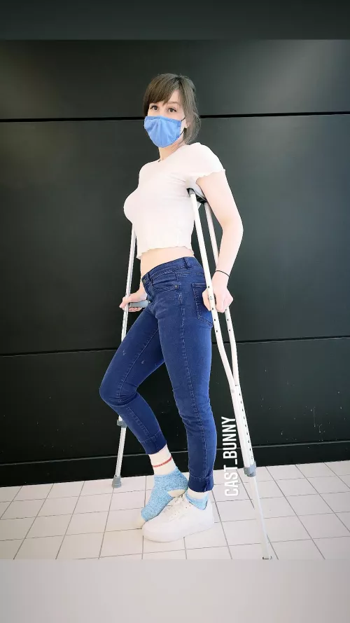 Shopping with A Sprain vid is live in my OF TODAY! 🔥🔥💦💦 dressing room vid! I take off my sock to reveal bandaged foot, hopping+ crutching by Cast_Bunny