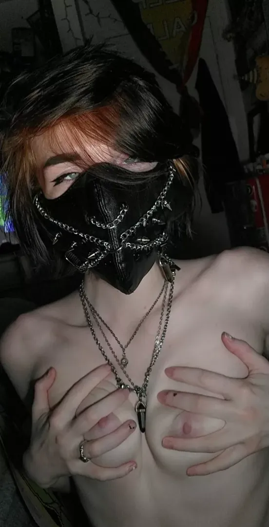 Short hair and a sexy mask <3 by feetiecutie