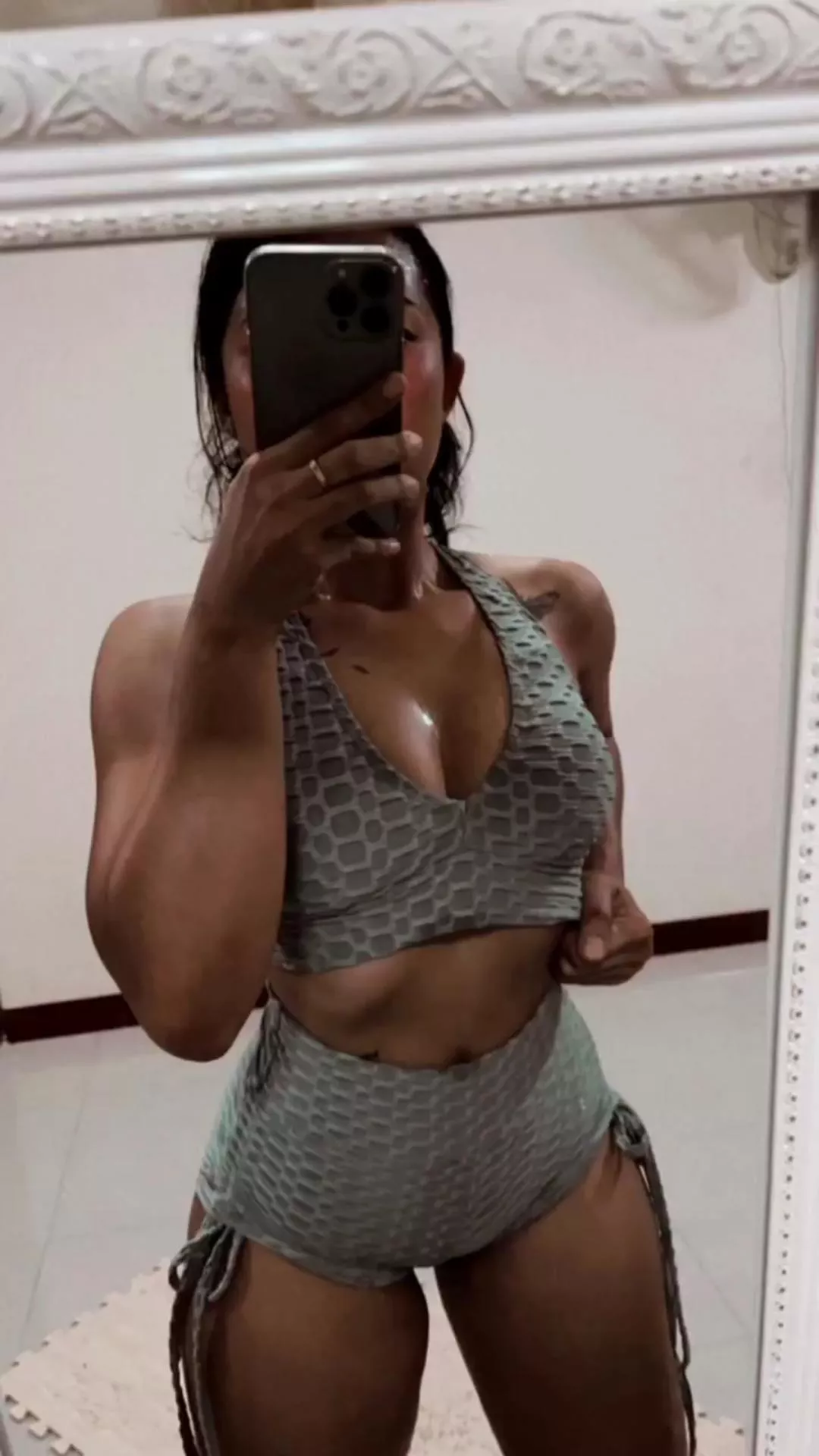 Shorts don't even fit her posted by Nbaquest