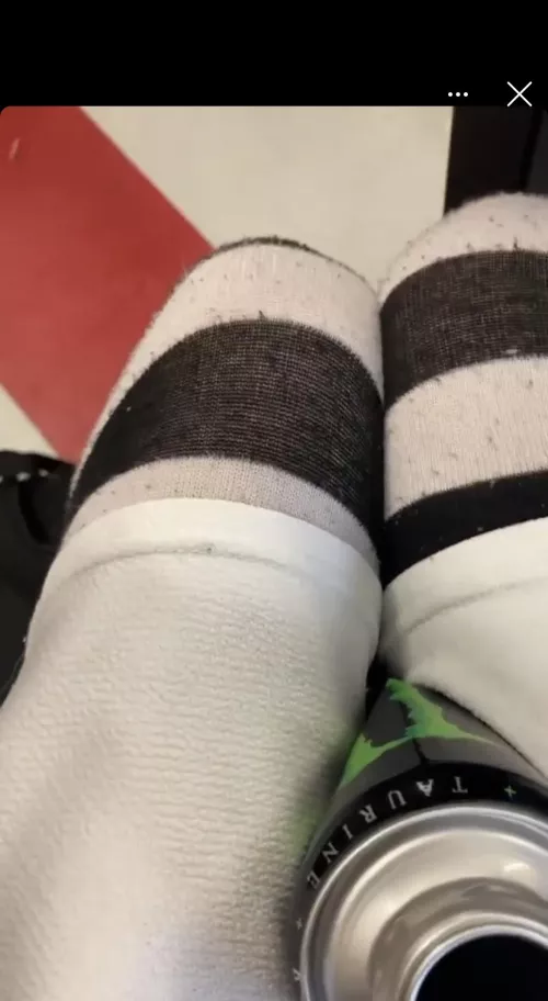 Shorty’s destructive thighs by SweetKltten