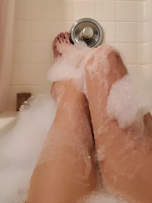 Should I come back? I kinda miss you all here 💔 by piedepedi