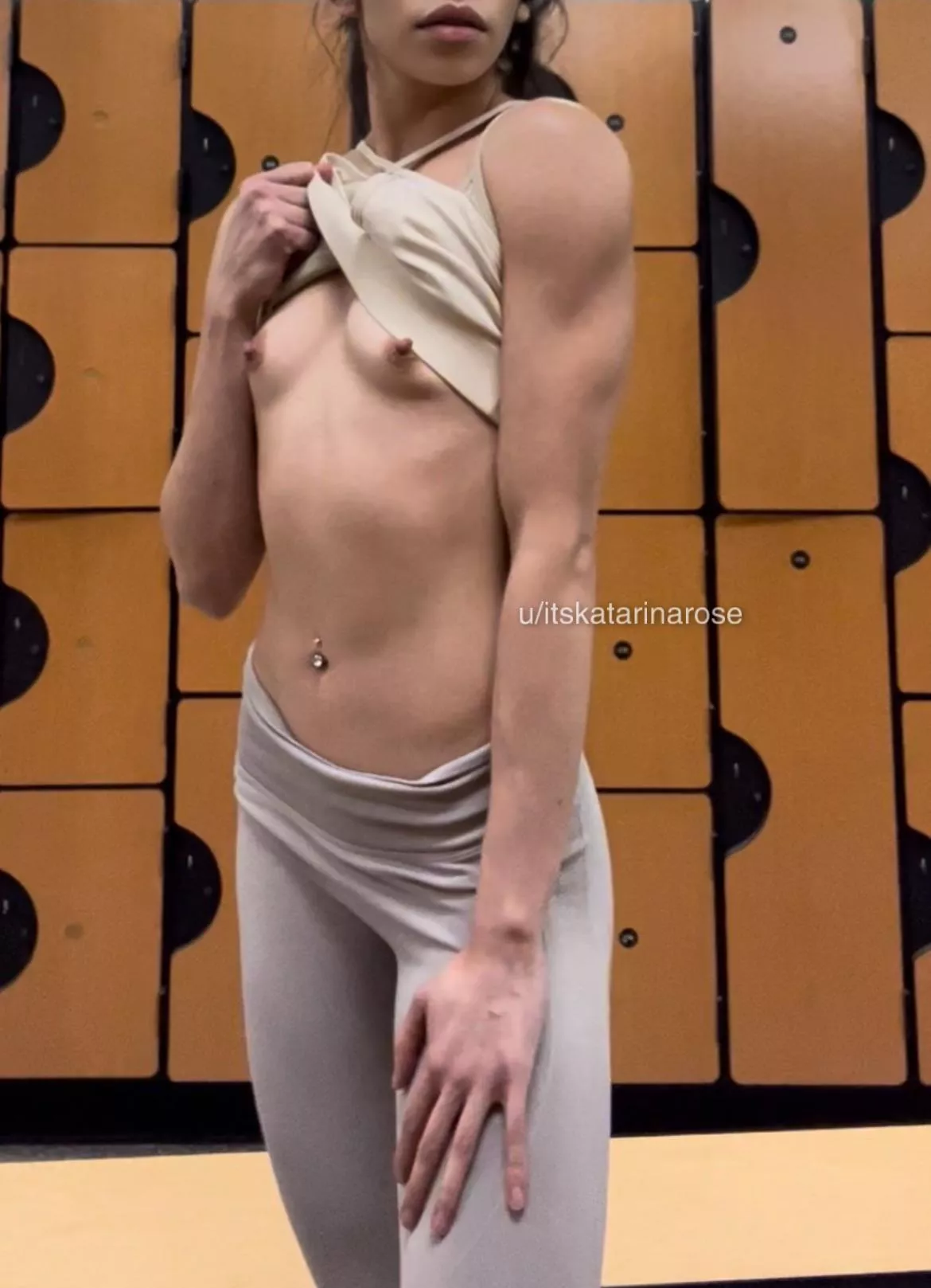 shoulder day is my new favorite 💪🏼😜 posted by itskatarinarose