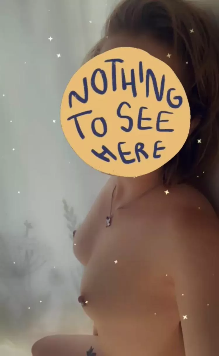 Shower thot posted by FaerieRhi23