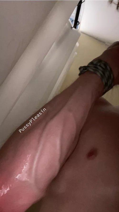 Shower time by PussyPleasin