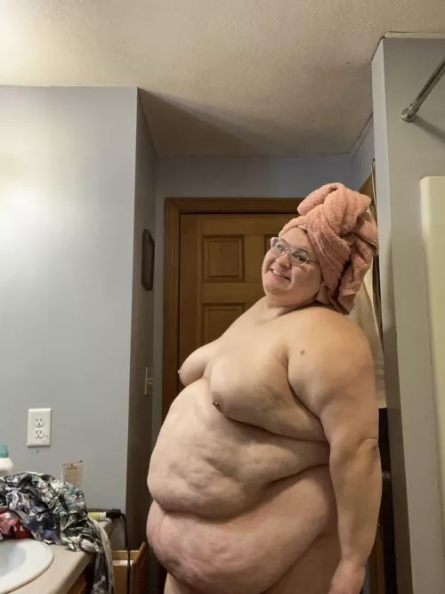 Shower timeee! by QueenAria86