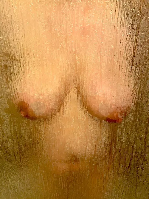 Shower tits from this shared slut by 52dbas