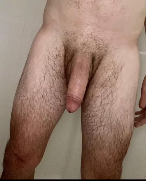 Showered + ready to go show the locker room dudes the 🍆 they wish they had. by TomStreet1