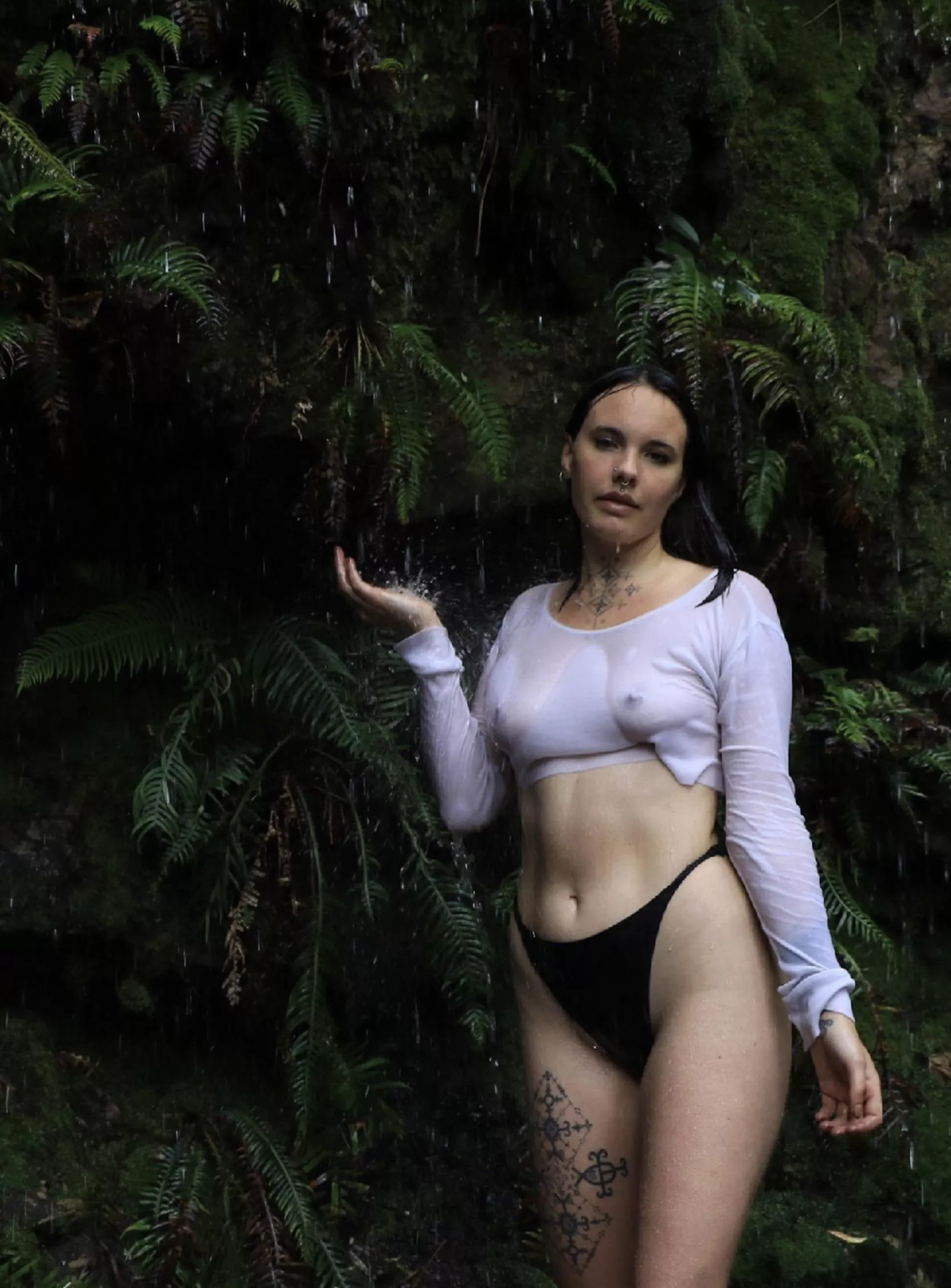 Showering in nature’s sweet nectar 😌💧🦋 posted by mirrorrmedusa