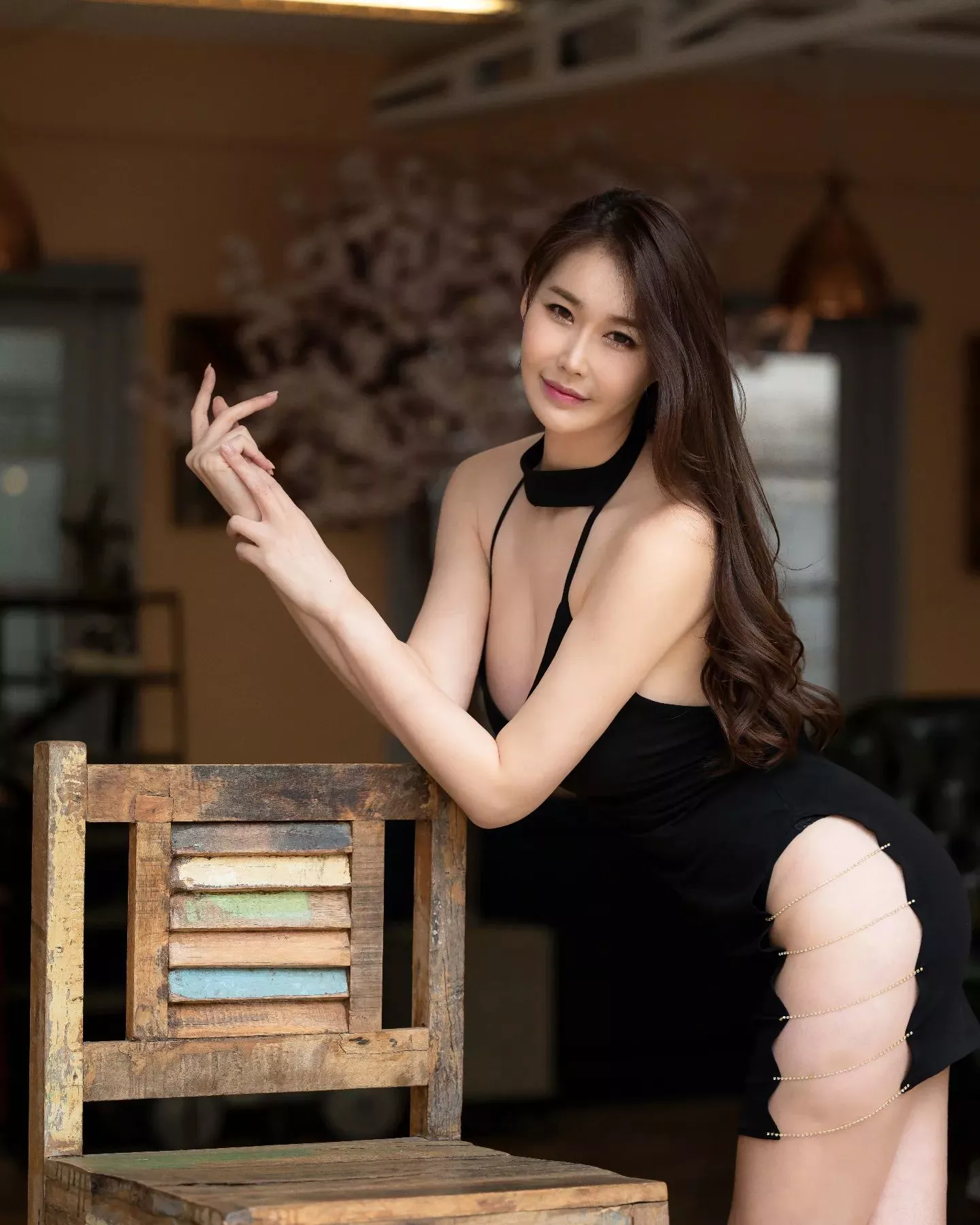 Showing a Little Thigh posted by gooningaccount