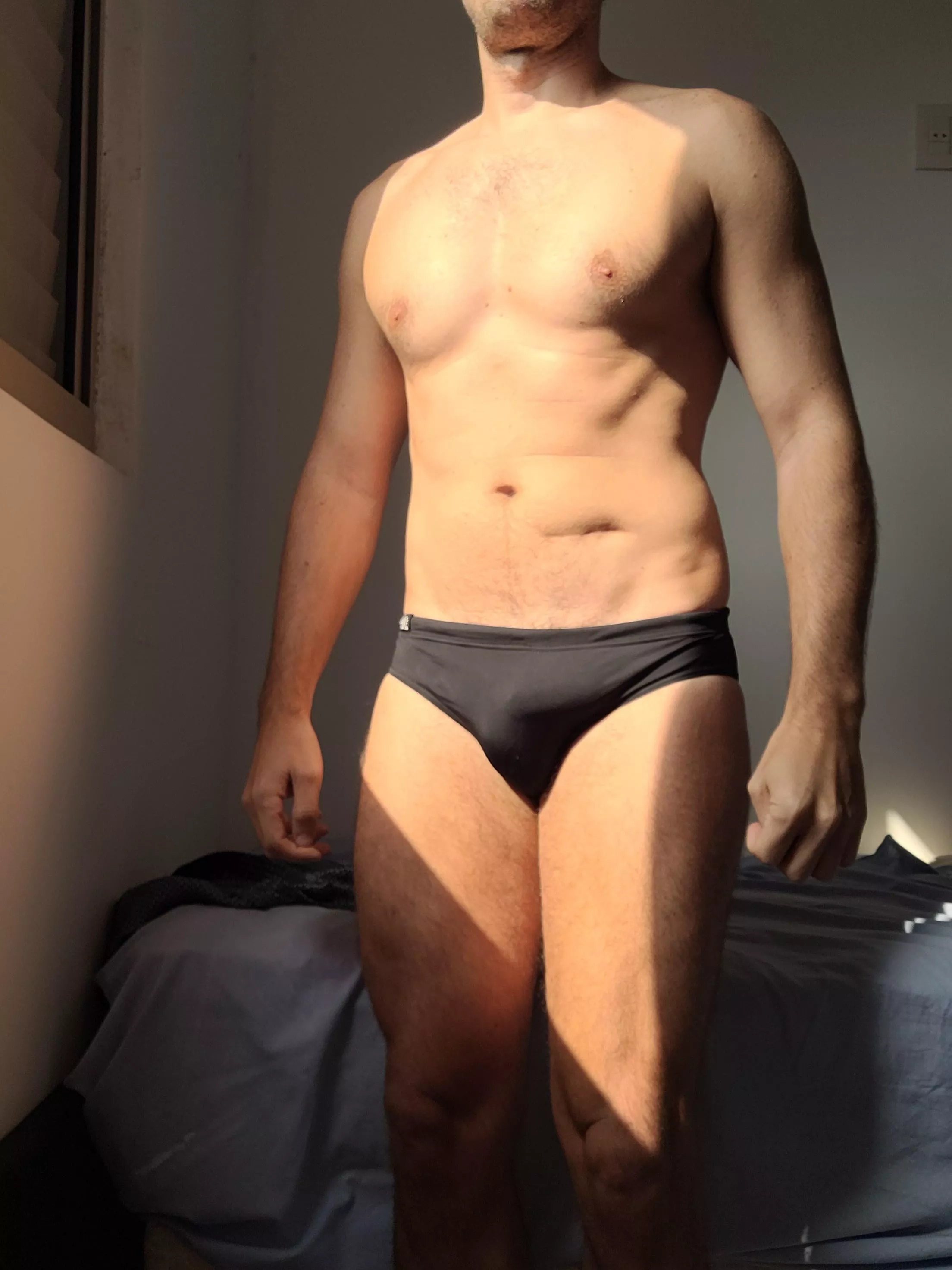 showing my strong legs and my bulge posted by gabriel31046535