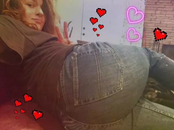 Showing off my bubble butt posted by Gullible-Snow-7697