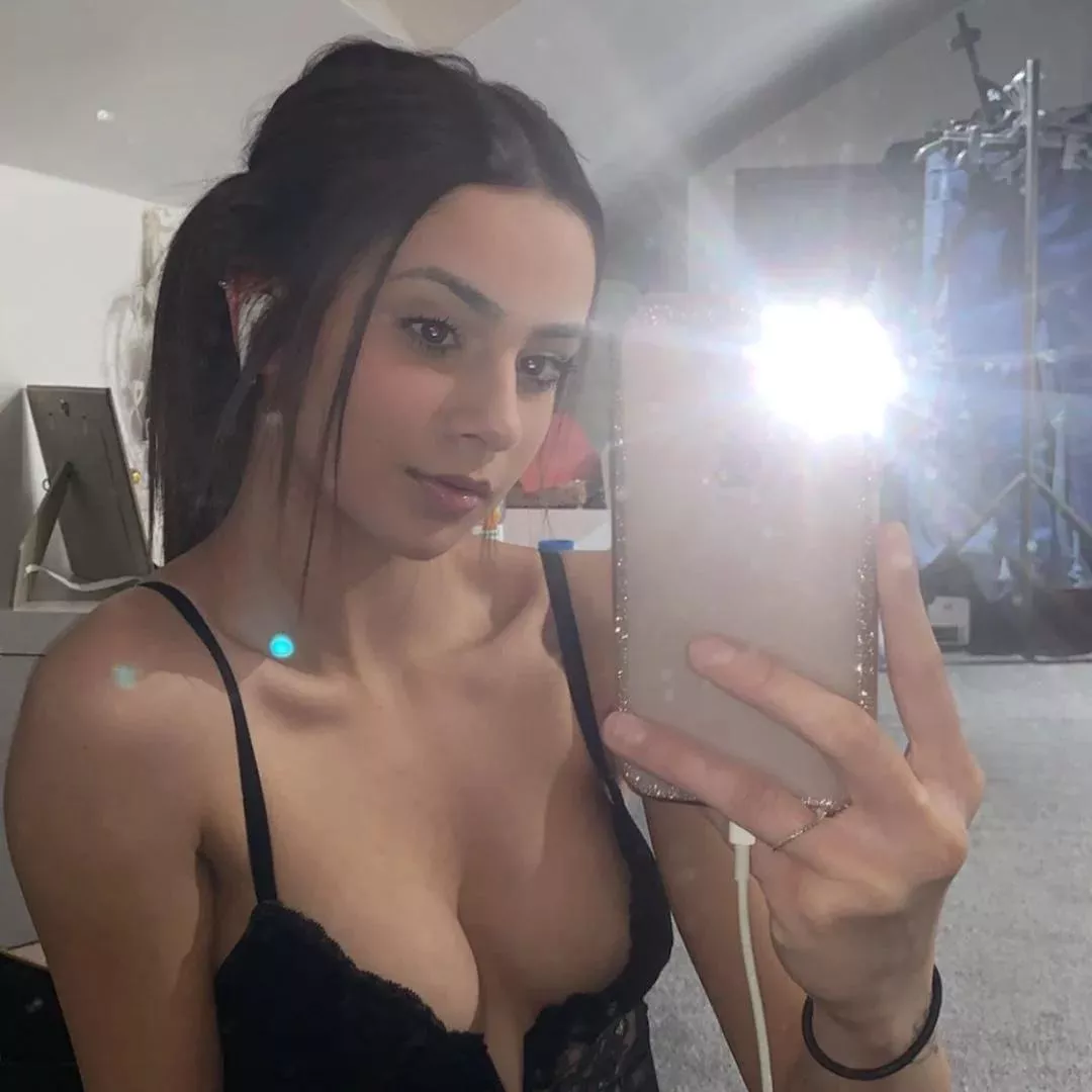 showing off posted by TinpotFan