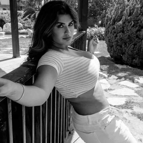 Side Pose by shawns777