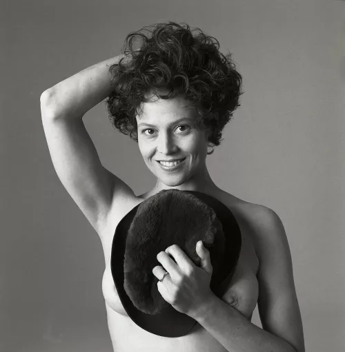 Sigourney Weaver (1986) by VikingDelights