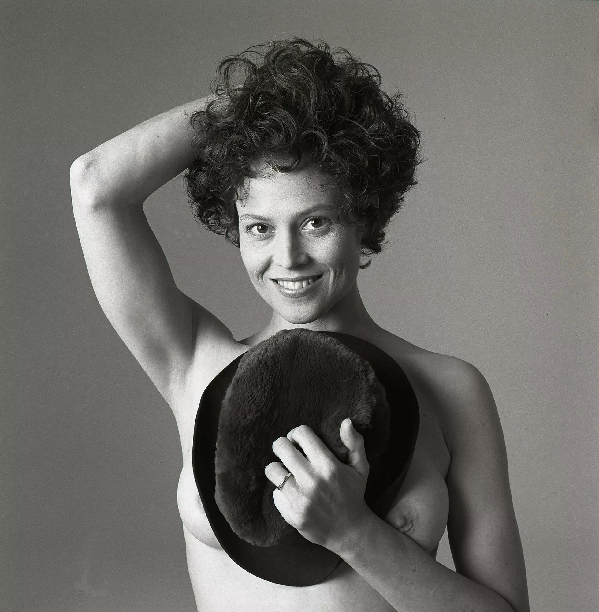 Sigourney Weaver (1986) posted by VikingDelights
