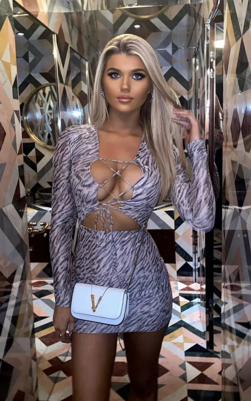 Simone by round_plastic