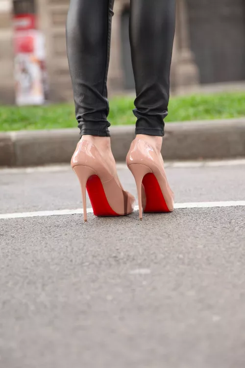 Simple - Classy - Iconic - Louboutin [OC] by Mistress_nylons