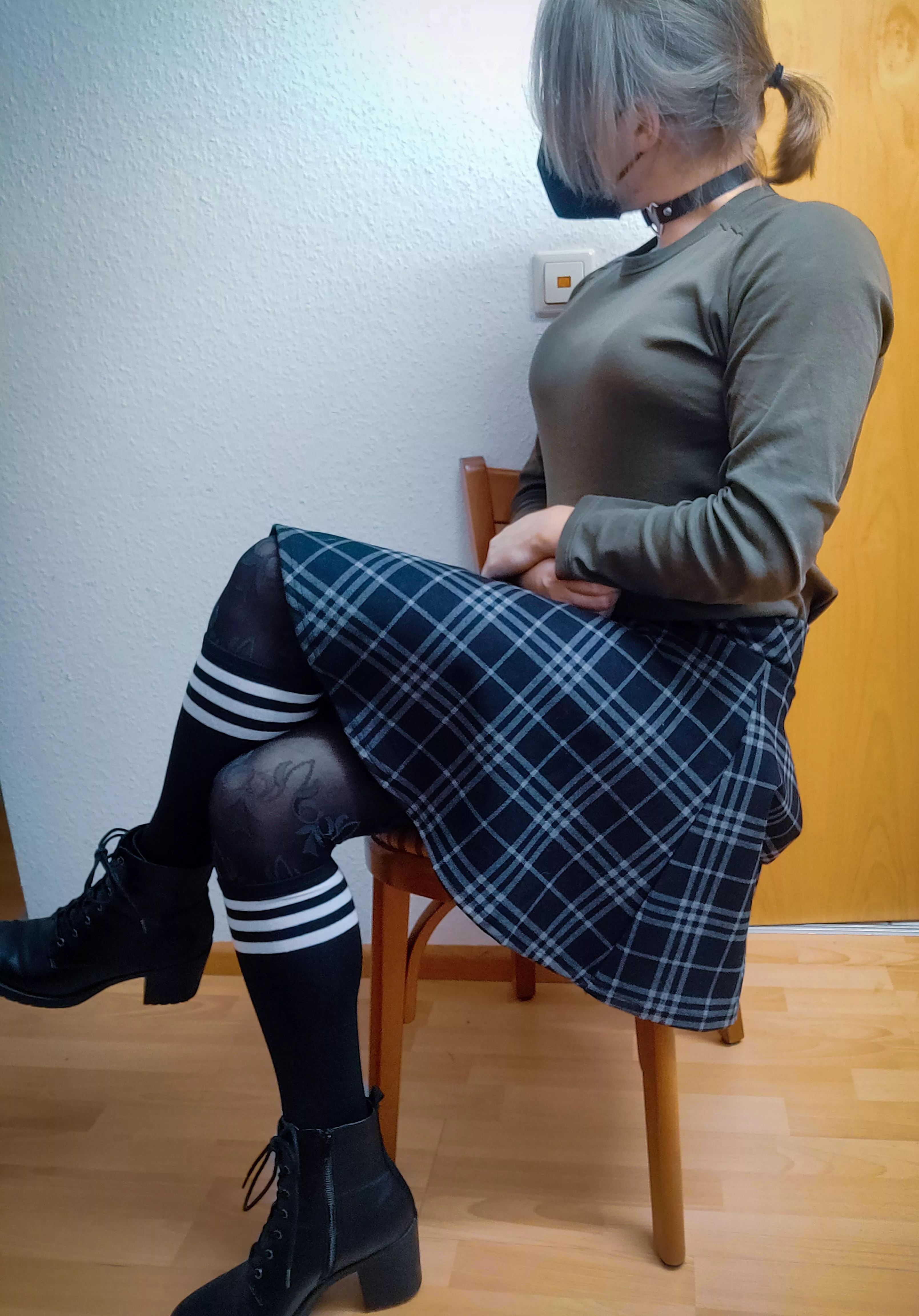 Simple outfit but I like it, Hair slowly getting there^^ posted by Lindalein_is_fine