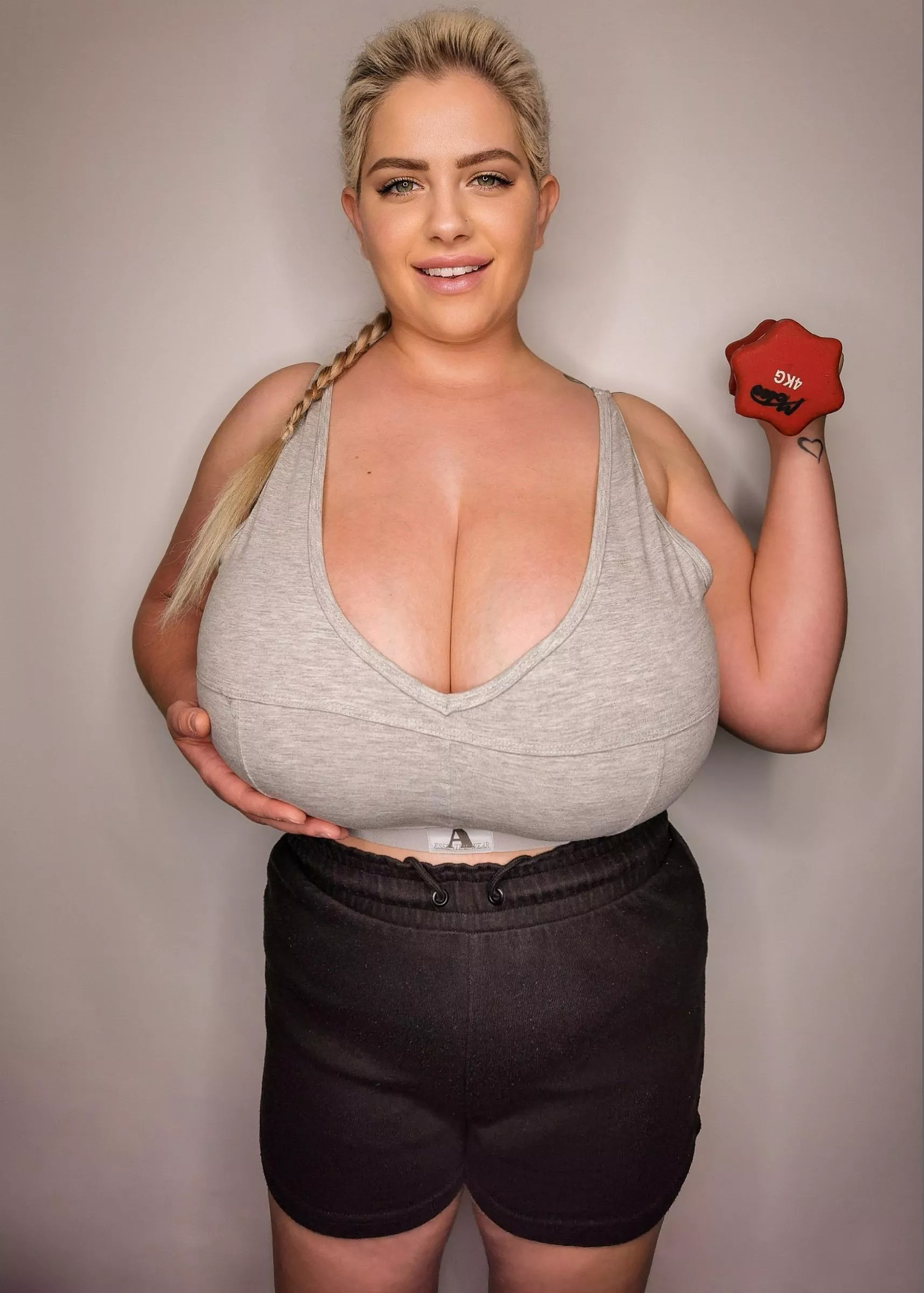 Since my enormous tits weigh more than 4kg each, I love to practice weightlifting with them. And many other naughty things. 😈 posted by ninaphoenix_