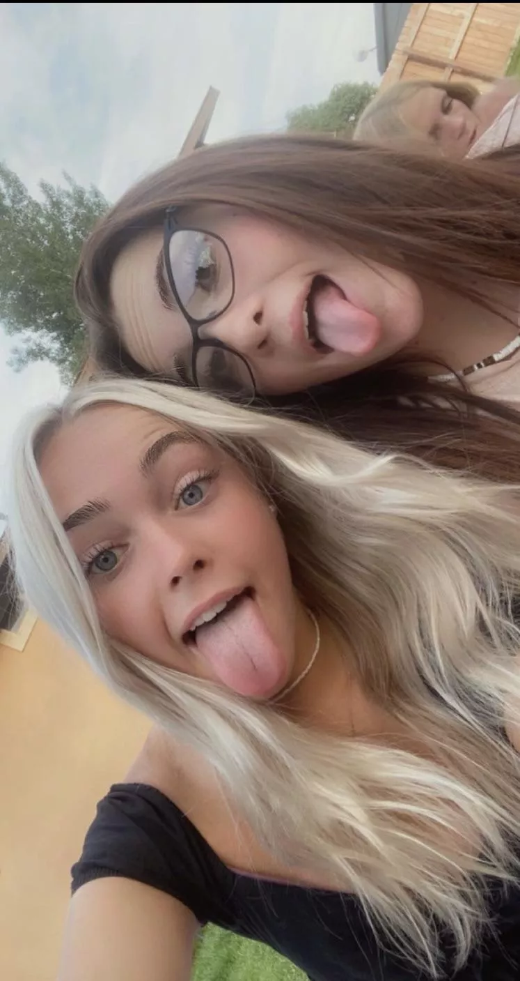 Since y’all liked her here’s more posted by fizzyjizzyy