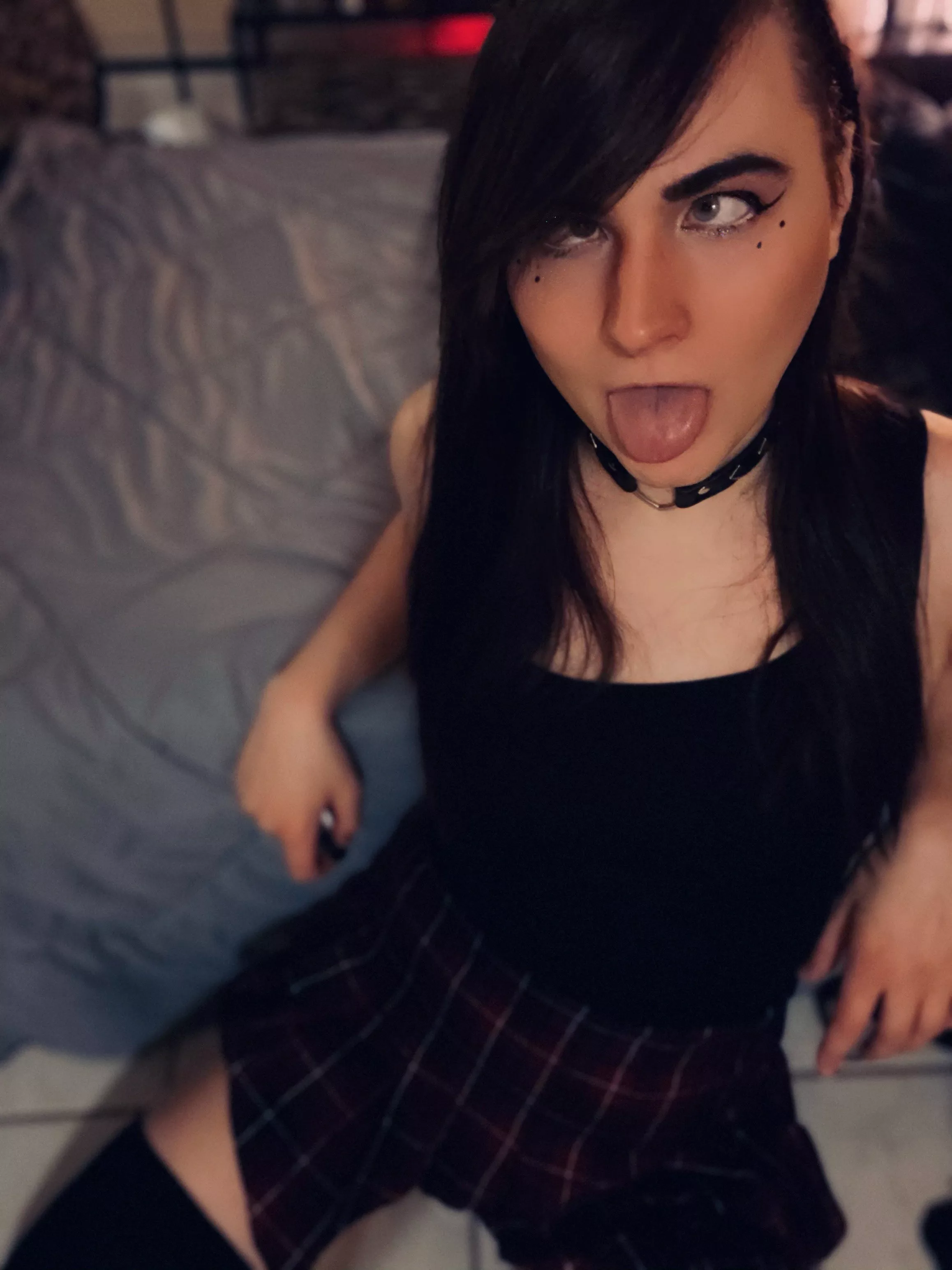 Since you all like it when I make this face here's another one for you all posted by AvaShade