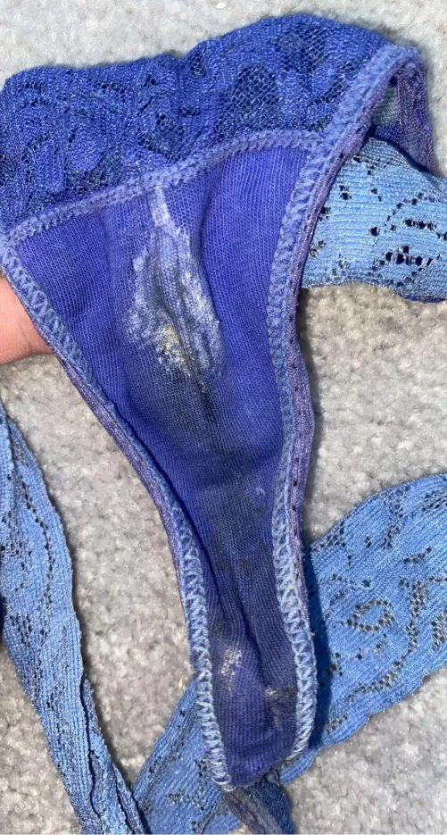 since you all loved my sis so much, here’s another creamy pair from her workout today 😫 her juices are so sweet 👅💦 by idsfc4293