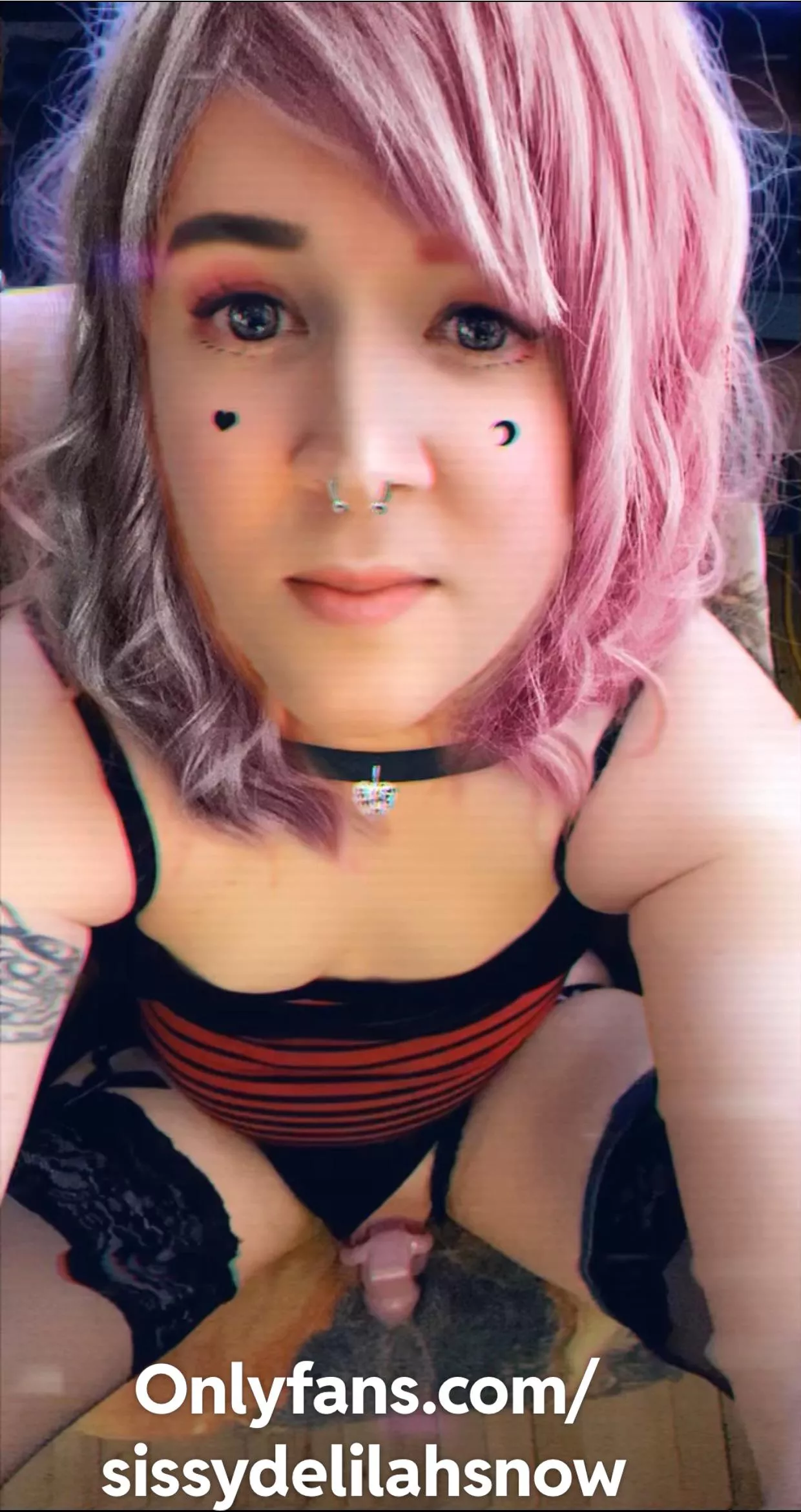 Sissy Delilah Snow in pink chastity posted by Fabulous-Somewhere-1