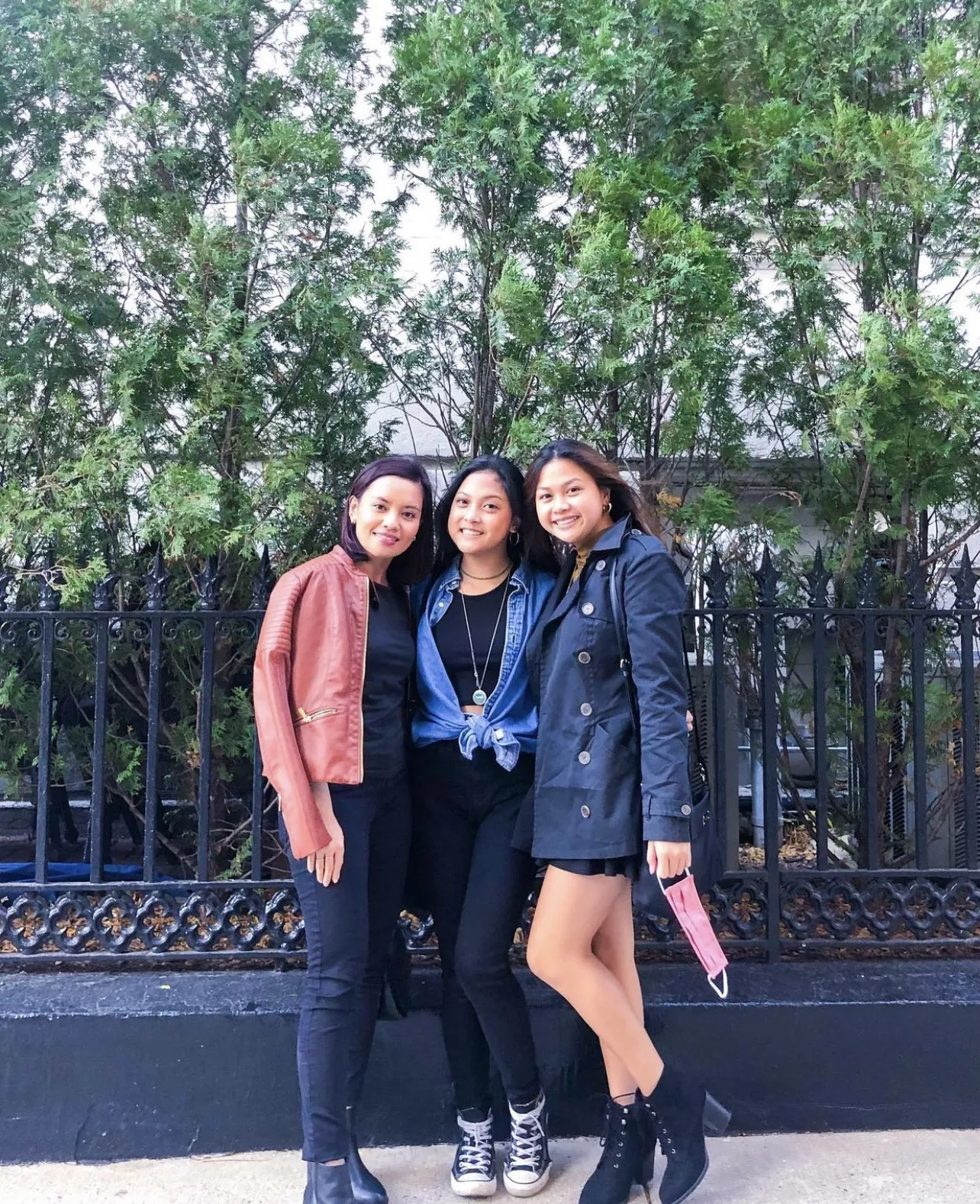 Sisters posted by TotallyNotChrisEvans