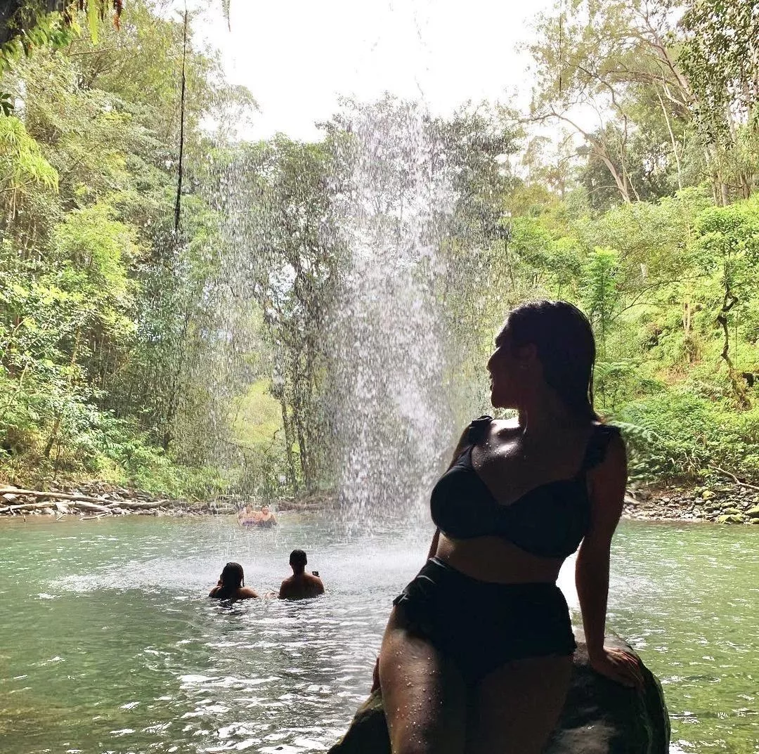 Sister’s juicy thighs posted by TotalPumpkin6940