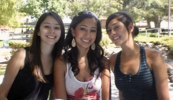 Sisters posted by 4bstr4k